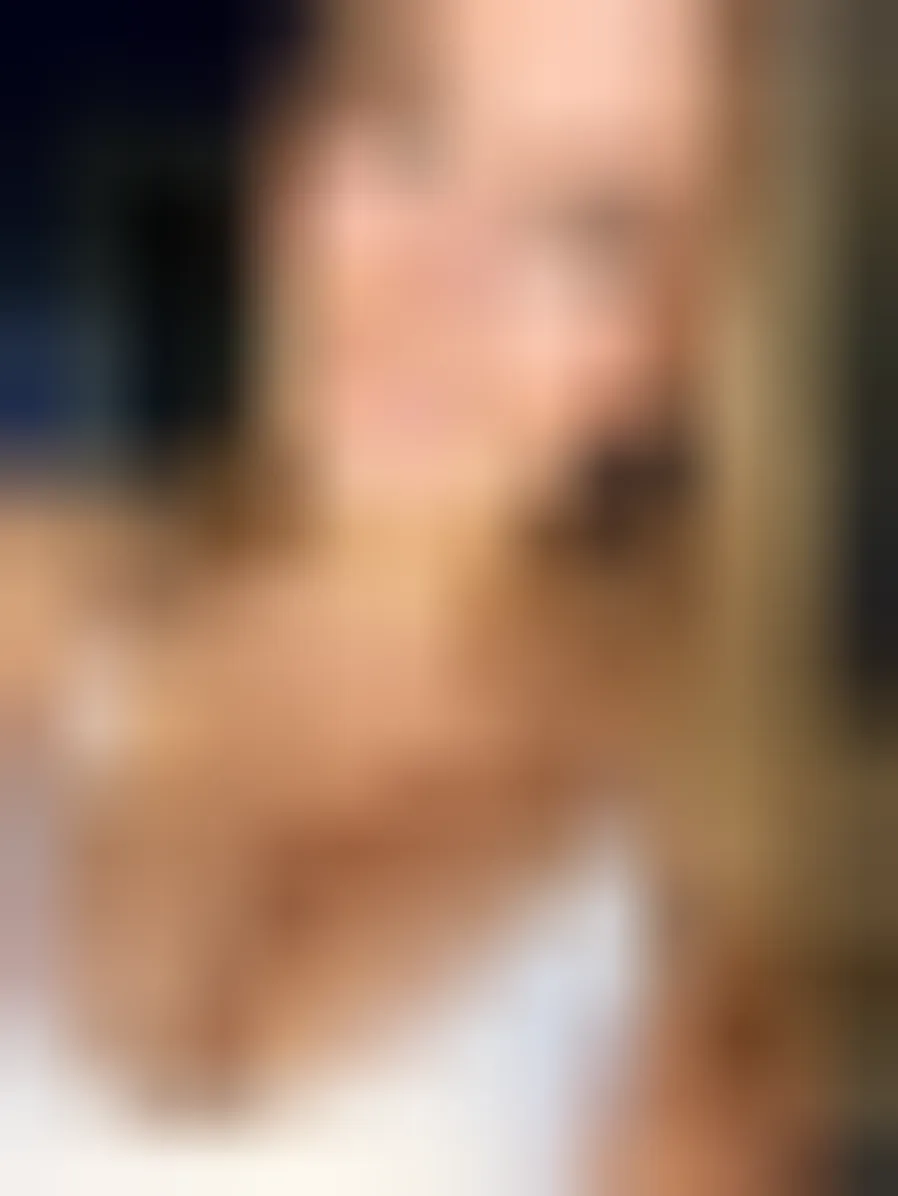 Noémie, 25 ans — rencontre libertine à Saint-Paul