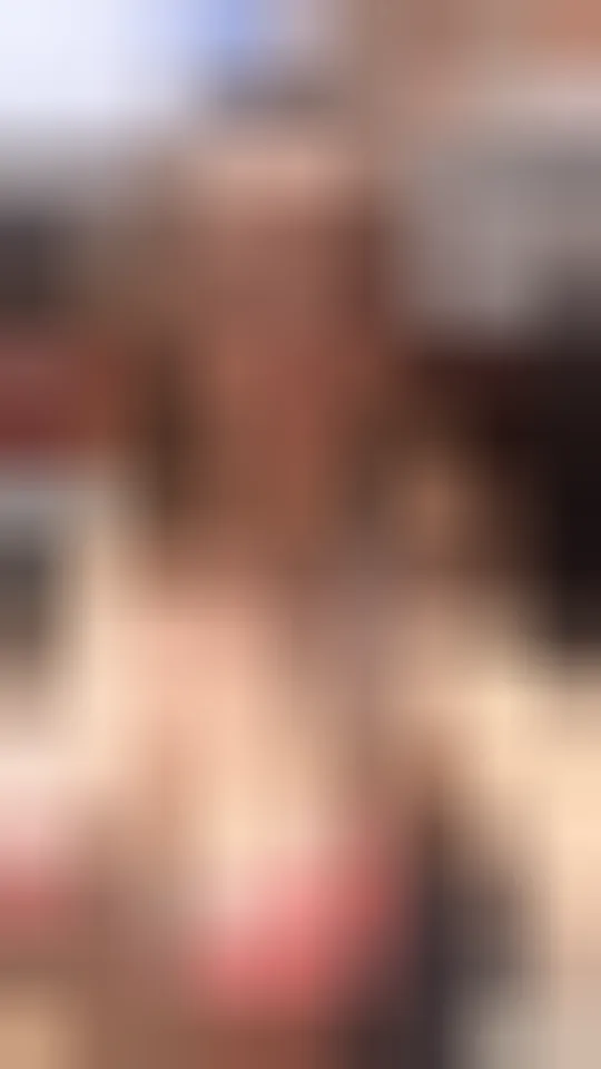 Laura, 26 ans — rencontre libertine à Aix-en-Provence