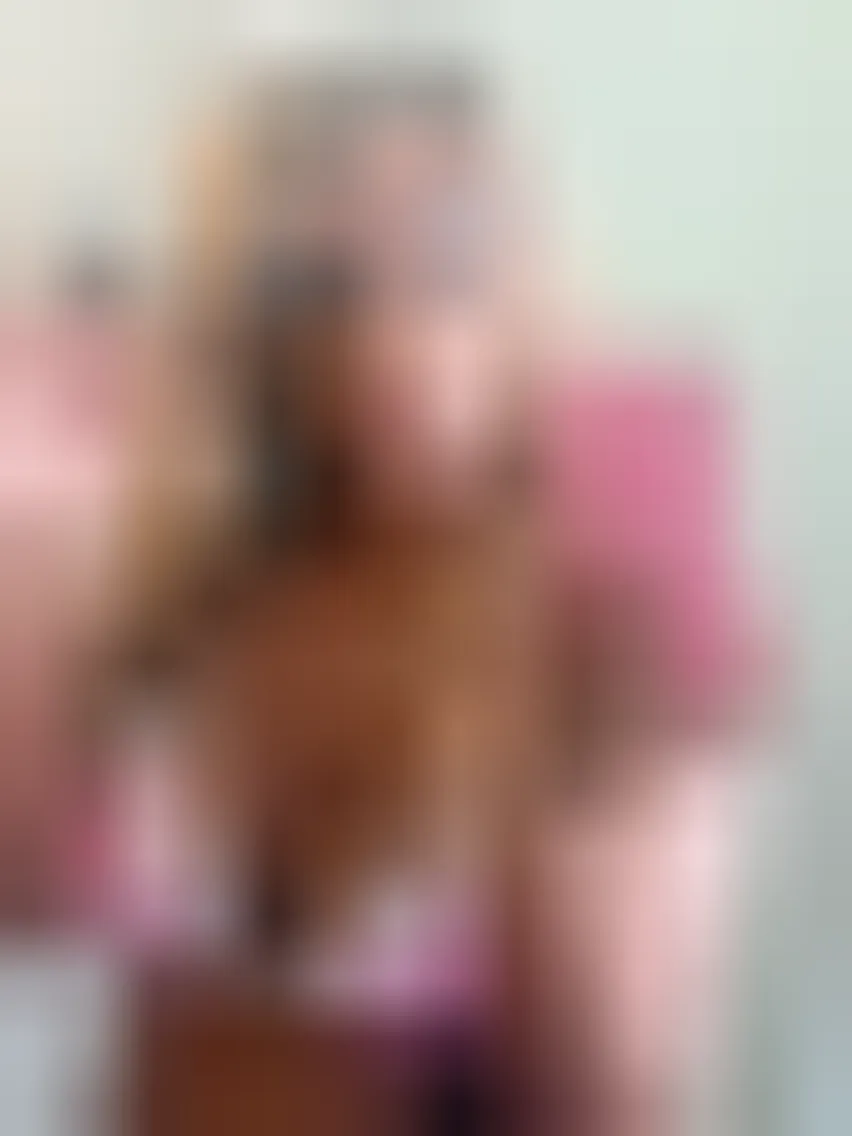 Hélèna, 25 ans — rencontre libertine à Saint-Herblain
