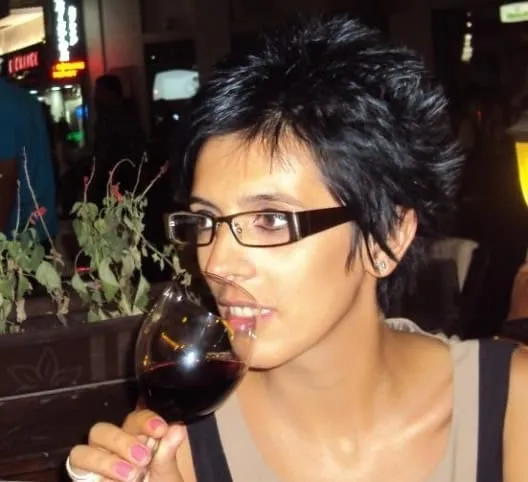 Ninon, 27 ans — rencontre libertine à Lanester