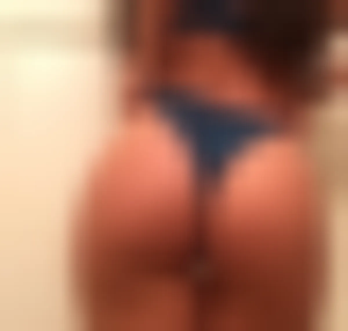 Claire, 25 ans — rencontre libertine à Ajaccio