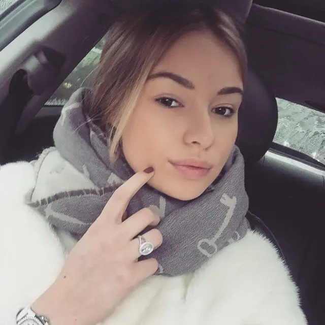 Manel, 27 ans — rencontre libertine a Chelles, Seine-et-Marne
