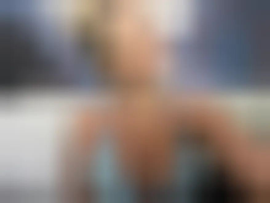Kenza, 23 ans — rencontre libertine à Dijon