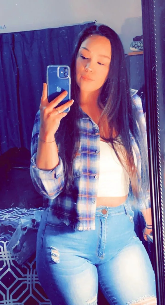 Maëva, 23 ans — rencontre libertine à Saint-Lô