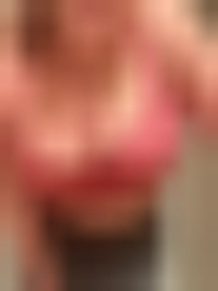 Ilona, 28 ans — rencontre libertine à Villefranche-sur-Mer
