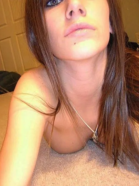 Zoé, 24 ans — rencontre libertine a Élancourt, Yvelines