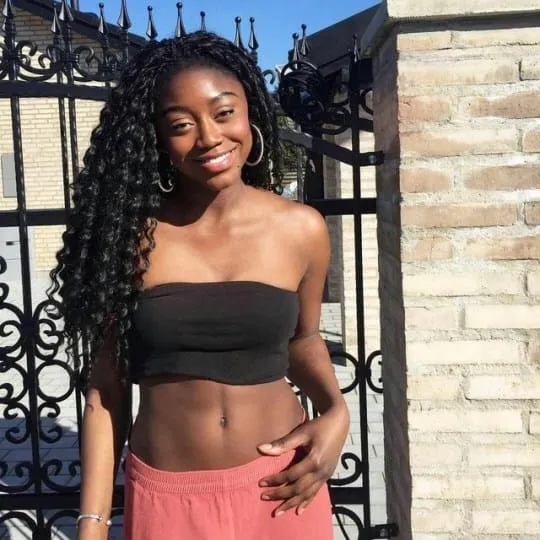 Blanche, 27 ans — rencontre libertine à Ondres
