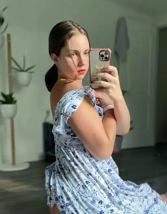 Suzanne, 25 ans — rencontre libertine à Courbevoie