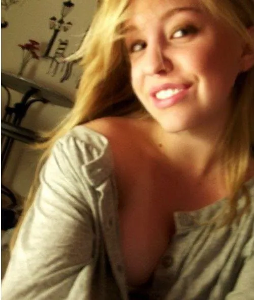 Zélie, 23 ans — rencontre libertine à Périgny