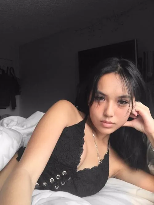 Estelle, 19 ans — rencontre libertine à Colombes