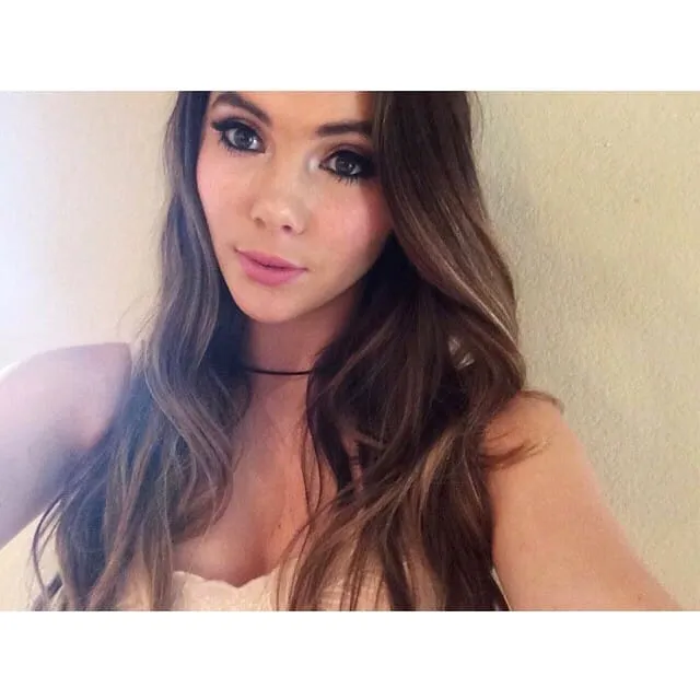 Alizée, 22 ans — rencontre libertine à Toulon