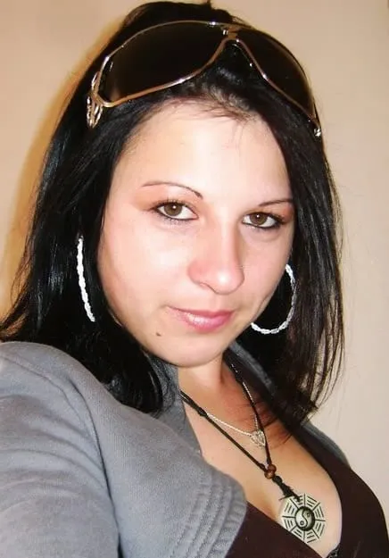 Inès, 30 ans — rencontre libertine à Saint-Raphaël