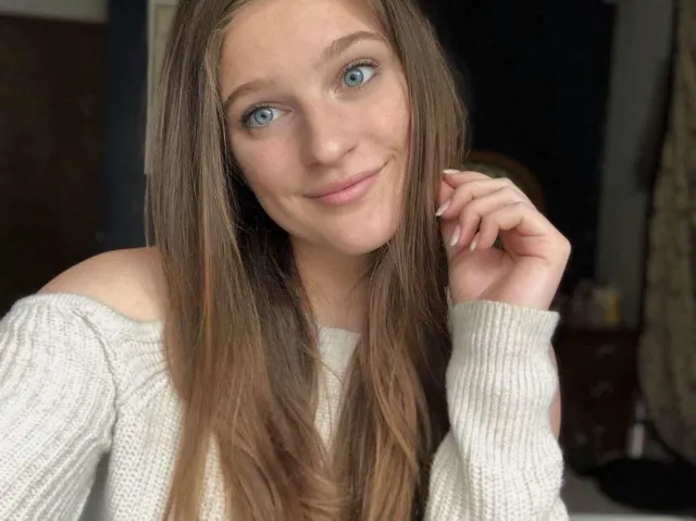 Olivia, 24 ans — rencontre libertine à Revin