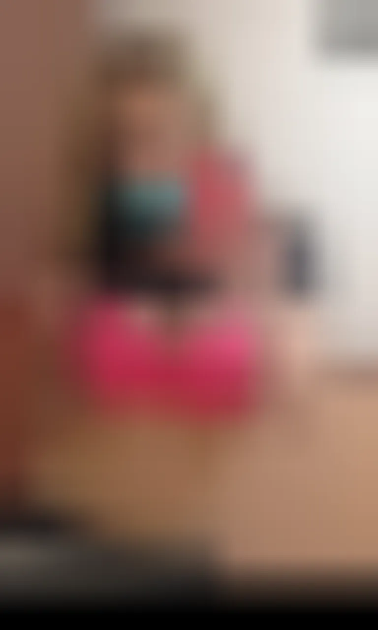 Lyna, 22 ans — rencontre libertine à Villenave-d'Ornon