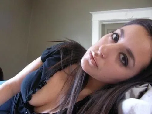 Philomène, 22 ans — rencontre libertine à Issy-les-Moulineaux