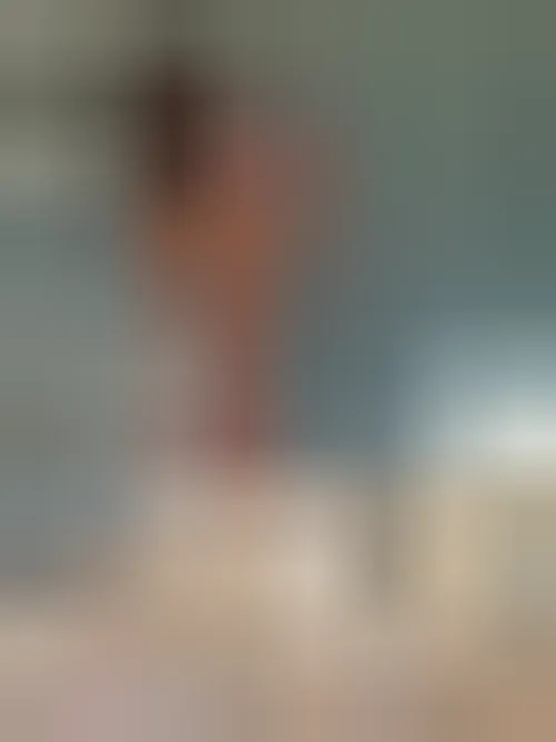 Domitille, 28 ans — rencontre libertine à Pau