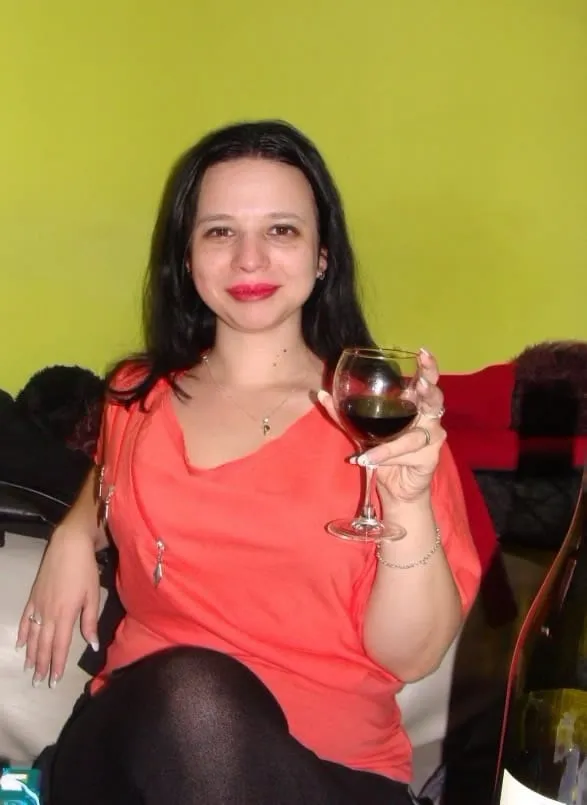 Ilona, 27 ans — rencontre libertine à Saint-Étienne