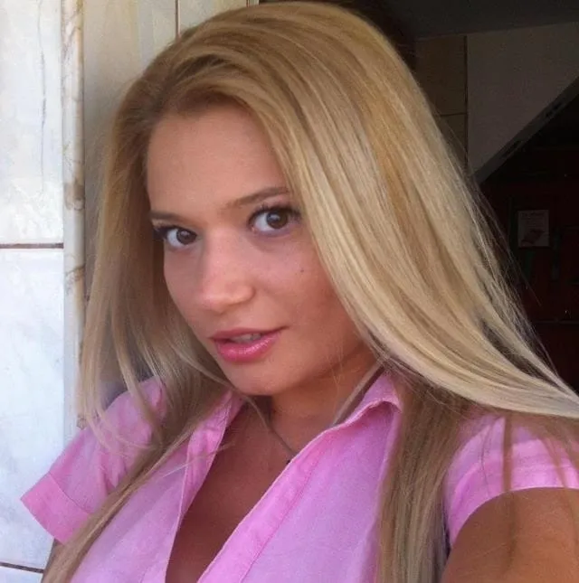 Kelly, 25 ans — rencontre libertine à Couëron