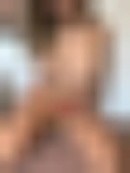Aure, 22 ans — rencontre libertine à Douai